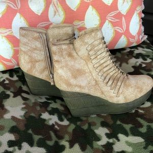 Sbicca Wedges. Barely worn